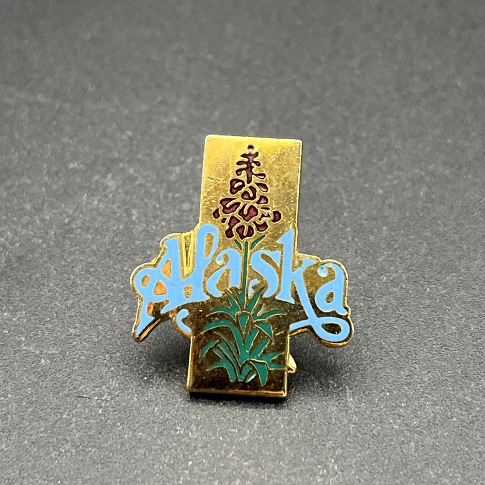 Alaska Gold Tone Purple Flower Lapel Hat Pin